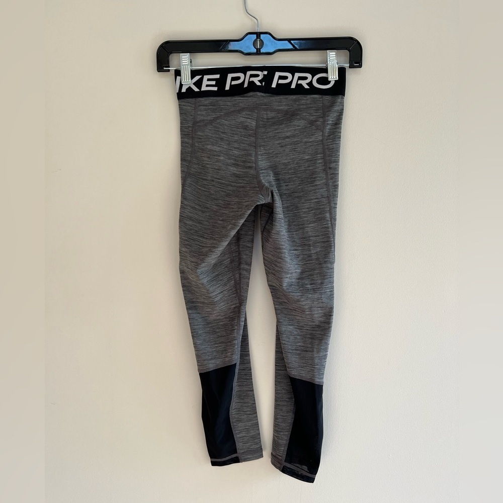 New Nike Pro Women’s 365 Mid-Rise Crop Leggings, Grey/Black, XS - Picture 5 of 11